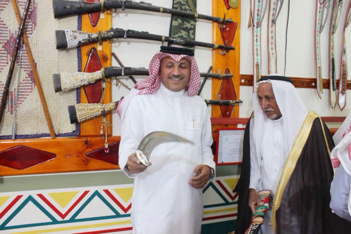 في متحف الشيخ أحمد القاطعي بقرية الفصيلة إحدى قرى بلخزمر . أولئك آبائي وفيكم في آبائكم كل الخير