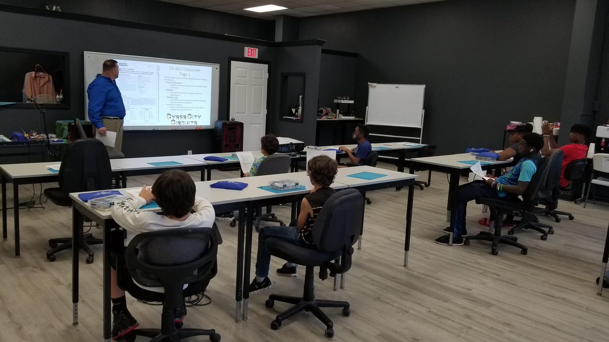 MakeAugusta's tweet image. Tonight’s class. I taught ten year olds how to read datasheets. Can you imagine if someone taught you datasheets when you were ten? ❤️‍🔥❤️‍🔥❤️‍🔥🚀🚀🚀