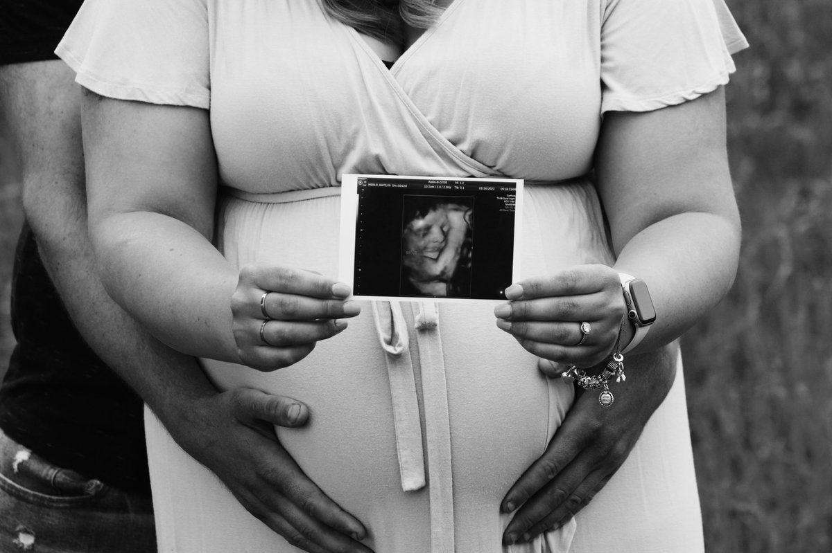 mc3lizzy's tweet photo. Black and White Maternity Photos #canonphotography  #blackandwhitephotography https://t.co/wMxhGJrGnK