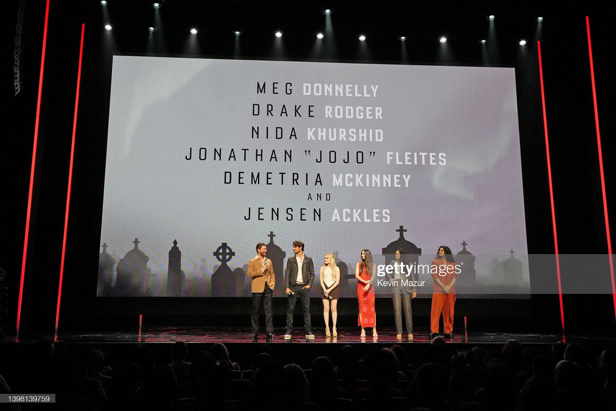 And Misha Collins
And Jensen Ackles
#GothamKnights #TheWinchesters #CWUpfronts2022 
📸 Kevin Mazur