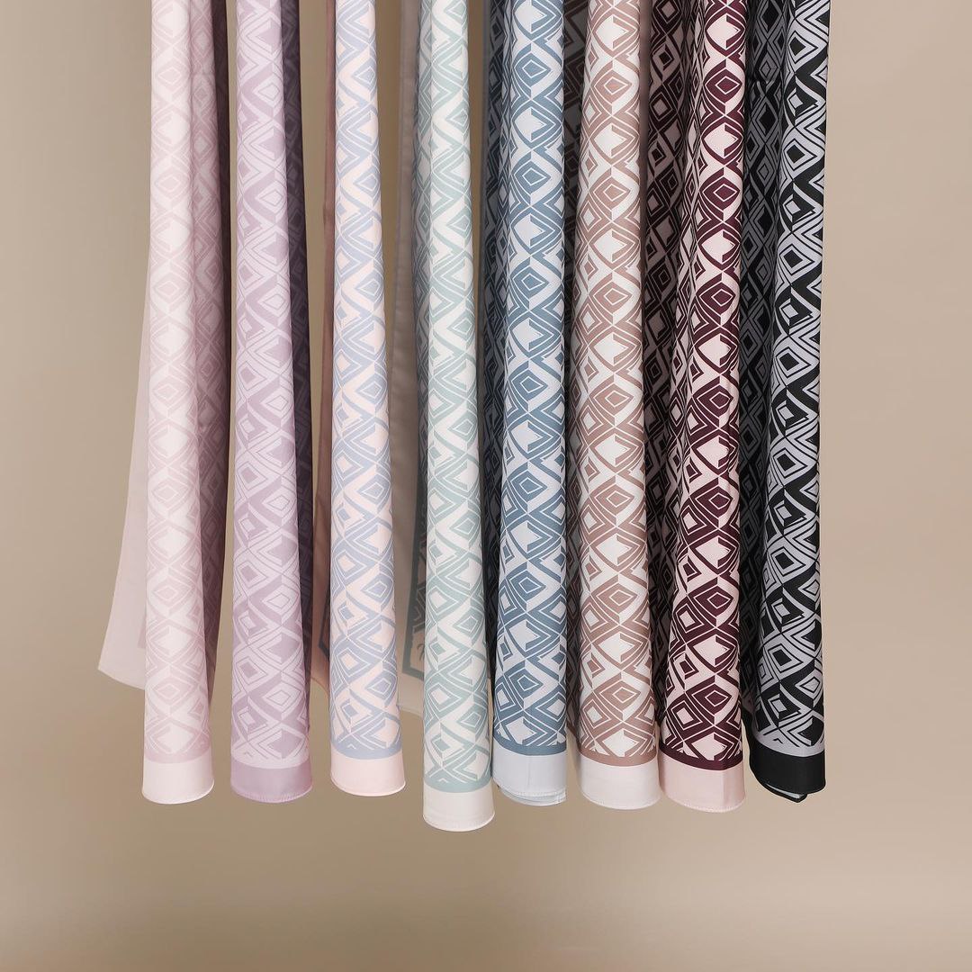 You deserve happy things, dear❤ and Orphic Shawl satin silk is the best choice for you!

🥳SALE RM60.03
🥳SALE RM60.03
(Np rm69)

bit.ly/3AOEp3y