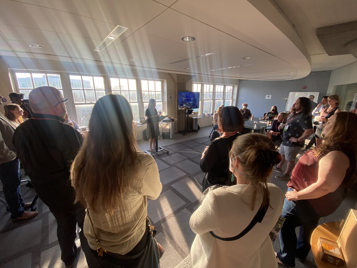 thequotablelife's tweet image. “Did you get into journalism to create more content?

“No!

“You got into journalism to create change.”

@bechang8 of @city_bureau 

#CJS2022