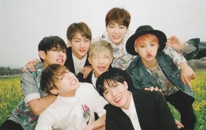 hereforbangtans's tweet photo. @katchTaebear first of all THANK YOU FOR THE GA 💜 
i became army on january of 2017, im ot7 and my favourite song is  bs&amp;t  AND  spring day ✨ https://t.co/qfZKRGbzyM