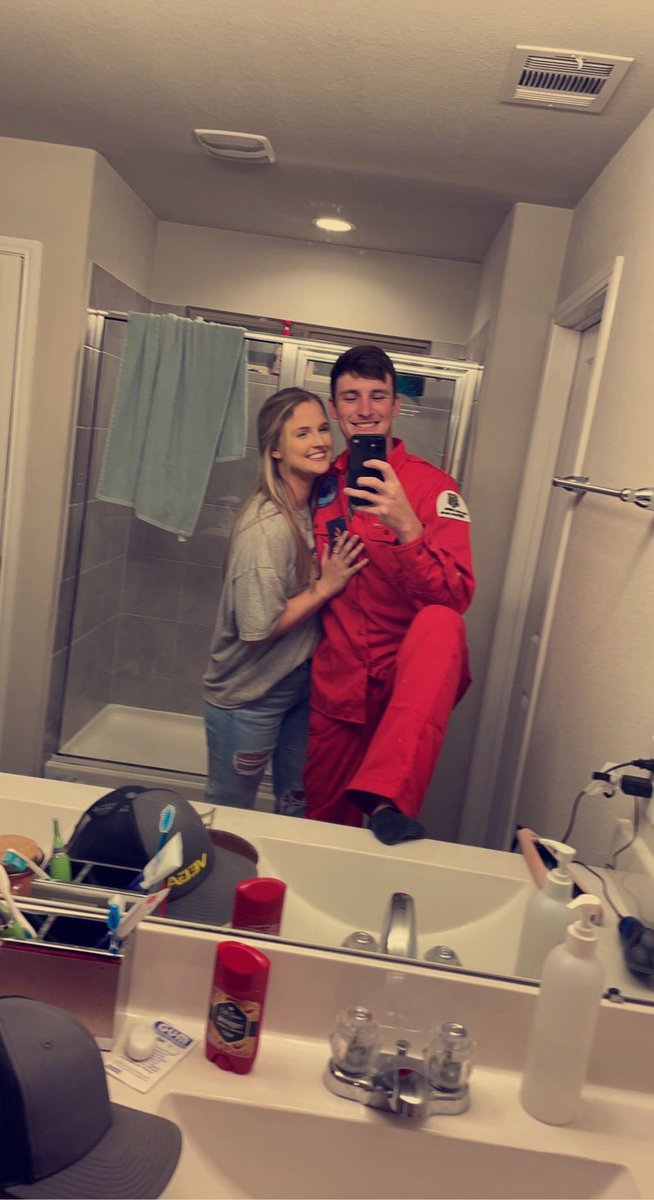 LIZZY🦋 tweet media