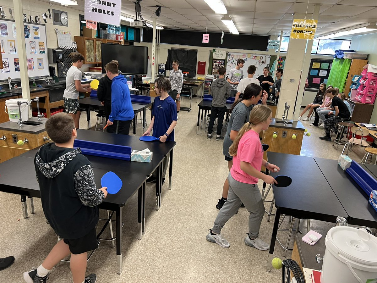 Mrs_Keltner's tweet image. We had some major fun during our final 8th grade incentive today- ping pong in the science rooms! 🏓💥 #CMSpride Thank you PTO for the yummy Dippin Dots today!!