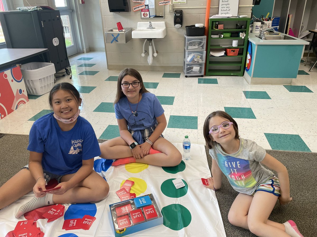 Games and cookie decorating fun this afternoon to reward my time and talent winner!  Thanks to the <a href="/ABCombsPTA/">AB Combs PTA</a> for including time &amp; talent activities during our spring basket raffle.  <a href="/CombsCatchUp/">Combs Catch Up</a>