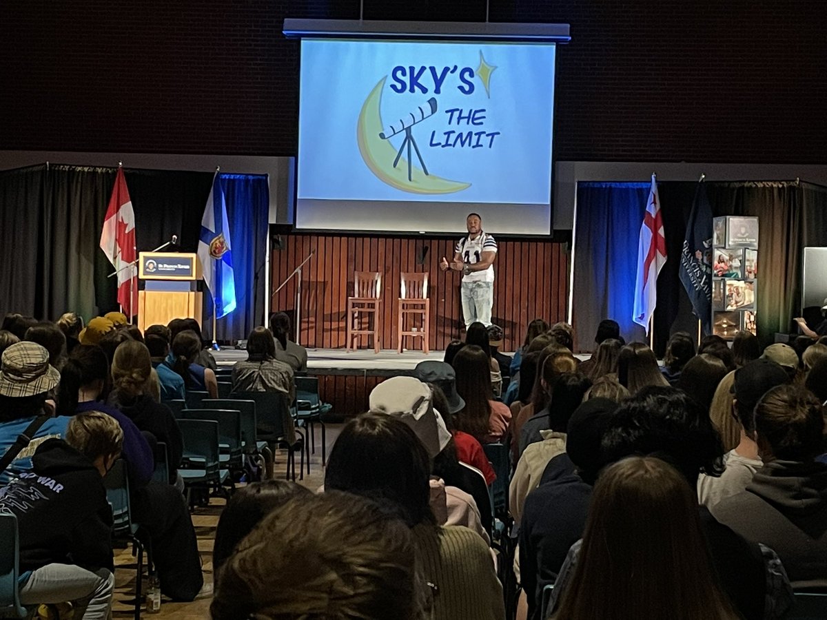 MsWatsonESDH's tweet photo. Former CFL linebacker &amp; creator of the Ahead of the Game Youth Mentoring Organisation had some powerful words of encouragement for student leaders at NSSSA. « There are seeds of greatness in all of you ». #nsssa2022 #SkysTheLimit https://t.co/t3WhZ3k8WH
