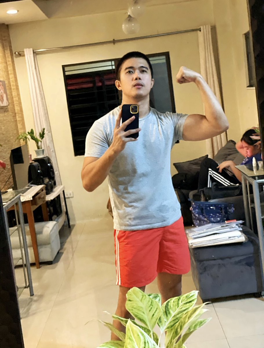 rollfeedoodle's tweet photo. 💪🏼 😂 https://t.co/yOkWf0avtz
