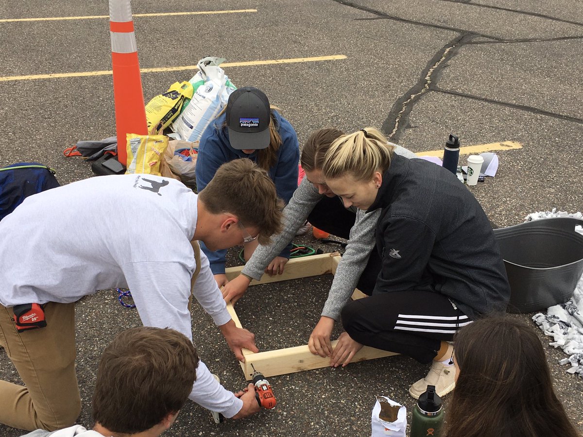 stmiller49's tweet image. Great STEM Day building catapults today @npsd1