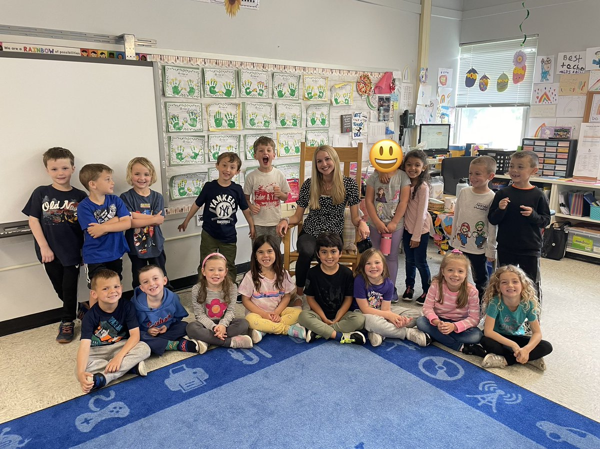 Miss Seliga tweet media