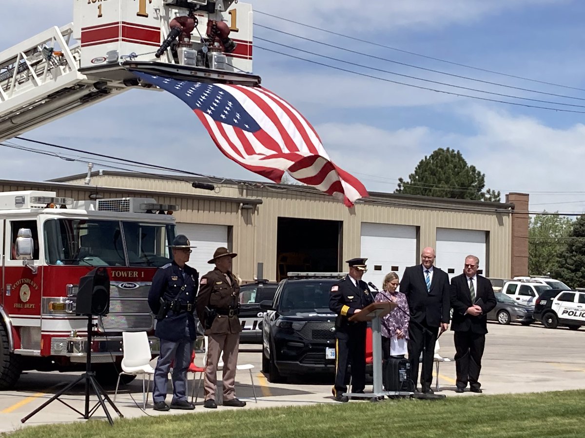 NSP_TroopE's tweet photo. Today Trp E personnel attended the Law Enforcement Memorial ceremony at Scottsbluff Police Department. We have complete respect for those who have paid the #UltimateSacrifice. Including our own #TrooperJerrrySmith #RIP373 #NeverForget #AlwaysRemembered #Respect https://t.co/0xrMKgp5Ti