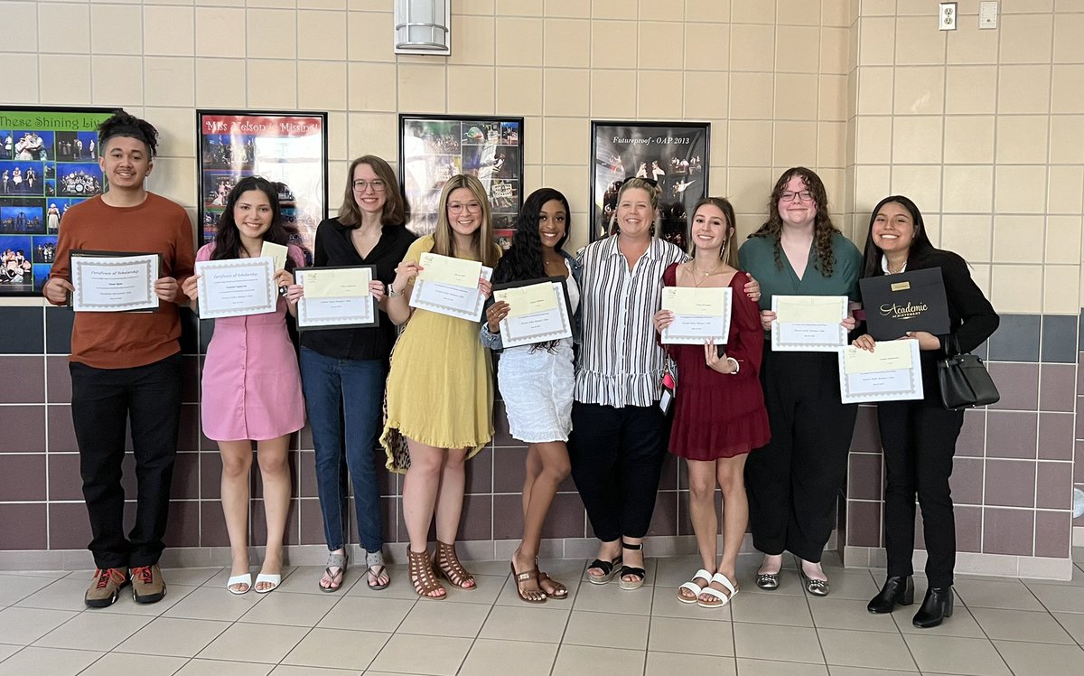 ChargerAvid's tweet photo. AVID Seniors … walking away with 9 scholarships from the Greater Keller Women’s Club … $5000 EACH!! And 2 more won $1,000 scholarships from Southlake Newcomers Club!! Amazing kids with bright futures!! https://t.co/epZ4xbx9gR