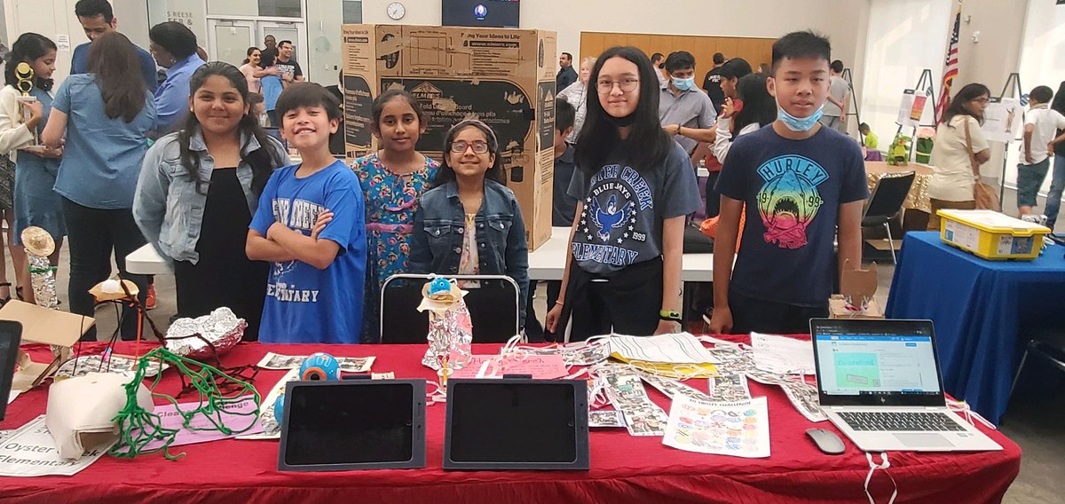 OCE_BlueJays's tweet photo. @OCE_BlueJays are living their best lives tonight! Some great work at the STEM showcase and some good ol’ fashioned fun at the 5th grade Amazing Race! @FBISDSupe @FBISDSTEM @oce_stem @NancyBr24 https://t.co/PpUXwInzWa