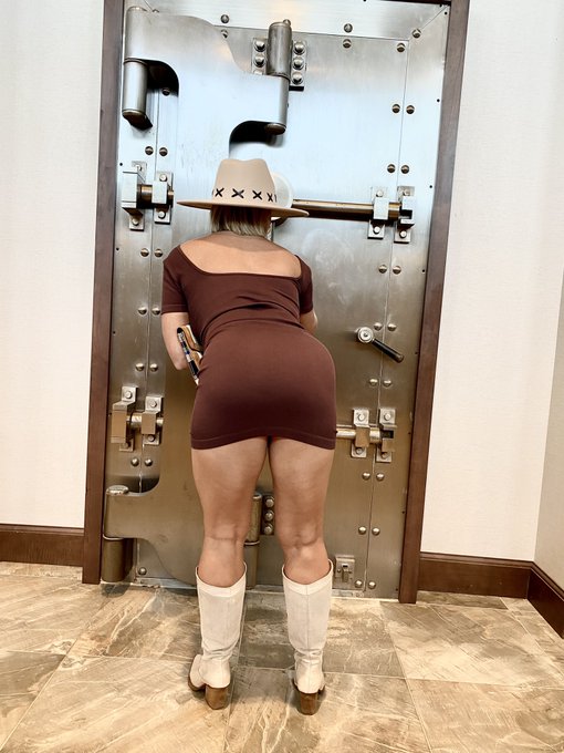 What&rsquo;s your combination? 😘 #UnlockYourself #SafetyFirst  Fort Worth Stockyards 🤠 https://t.co/7LRiWu<a href="/tag/unlockyourself"class="tags">#UnlockYourself</a><a href="/tag/safetyfirst"class="tags">#SafetyFirst</a>