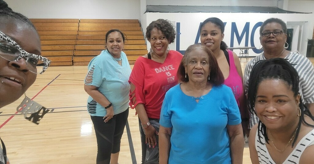 YES these ladies ROCK!! 💃🏾 Thanks for coming to class!! 💜 It was FUN!! 🥳#community #partyofone #bullcity #justdance #linedance #exercise #socialize #fun #durham #movement #wellbeing #soullinedance  #wdhillrecreationcenter #family #linedancing #friend… instagr.am/p/CdwrEtKs223/