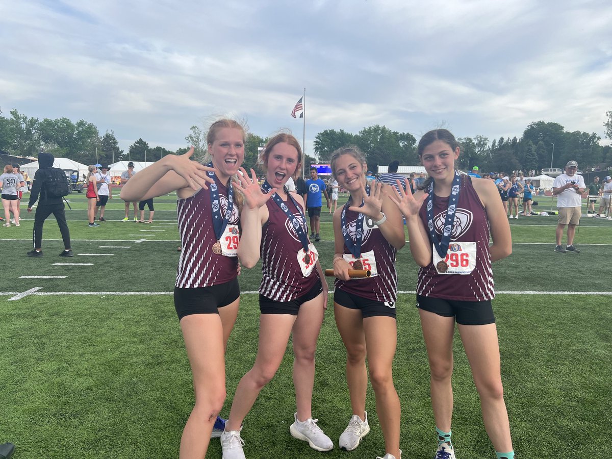 These girls. PR by 4 seconds and place 5th! And they ALL return! 🙌🏼