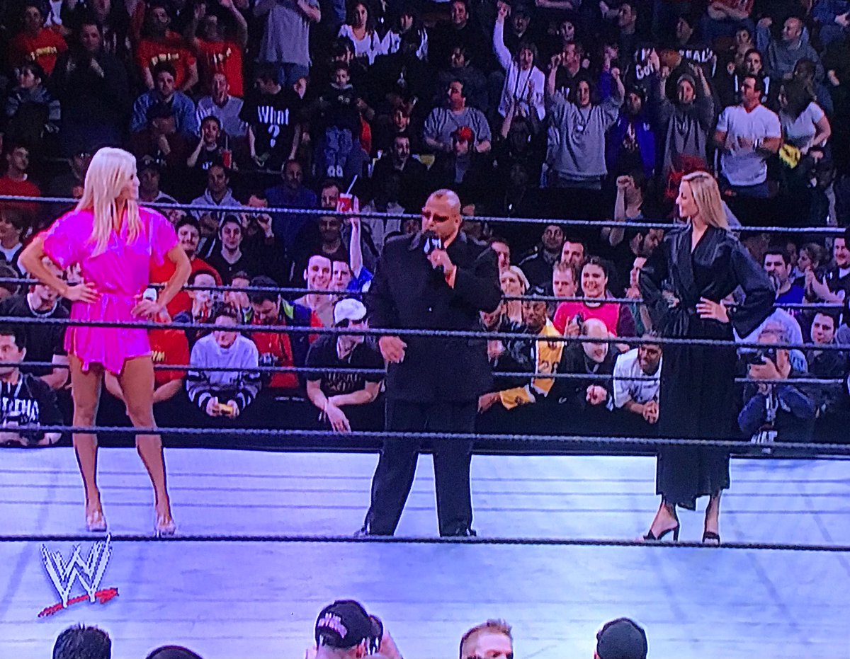 The Swimsuit competition between Stacy & Torrie begins, but Tajiri covers Torrie up and escorts her out of the ring. Stacy wins by default, until the new WWE Women’s Champion Trish Stratus arrives on the scene! Trish shows up Stacy and is now on both shows since she’s the champ! https://t.co/OYSRKSjoWf