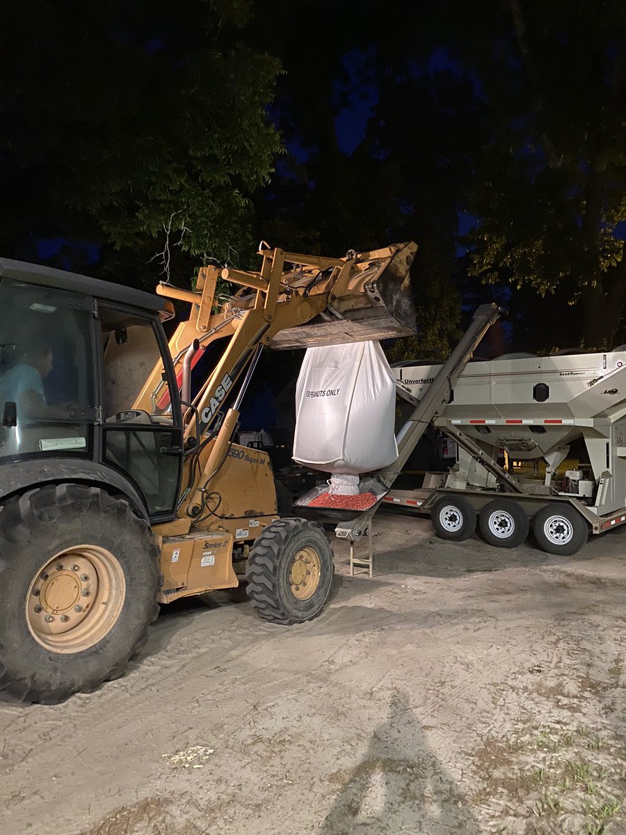 dbd_1370's tweet photo. So how’s your Thursday night? #Plant22 https://t.co/FjAp9ykZnF