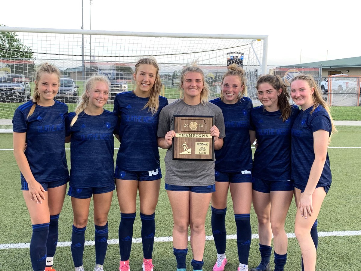 BrianLester8808's tweet photo. Olathe West HS… Regional Champs!! Congrats to ⁦@Ann6Haley⁩ &amp; all her teammates. On to the State Quarter Finals next week — go Owls!!! https://t.co/8sOqNB1Rs4