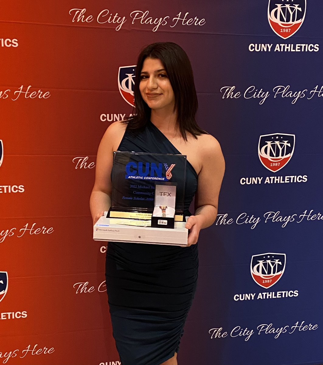QCC_Athletics's tweet photo. The 2021-22 CUNYAC Community College Female Scholar-Athlete of the Year, from Queensborough Women’s Volleyball, Amira Durkovic!!
🐅 🏐 📚 🏆 https://t.co/QnEH65Z7SK