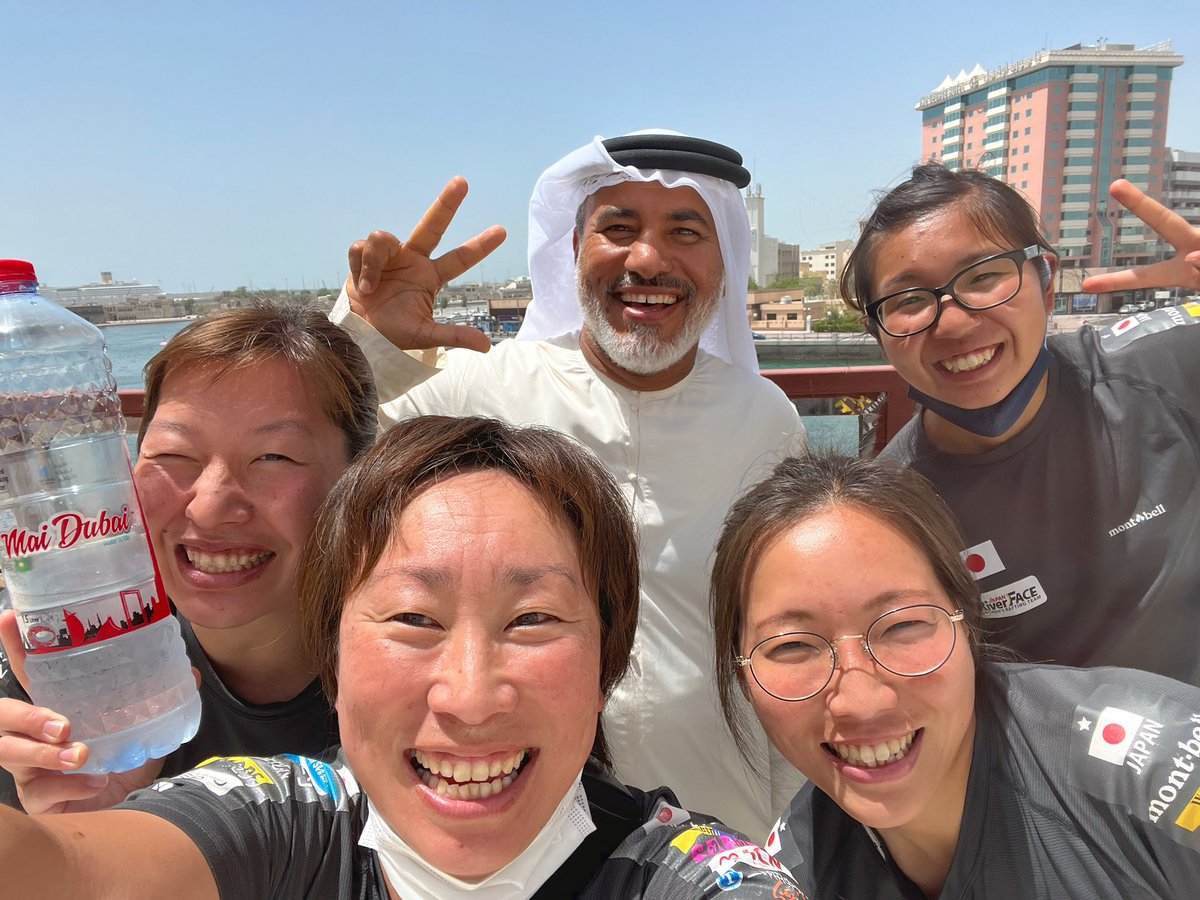 THERIVERFACE's tweet photo. ドバイでとどまっている私たち。早く漕ぎたいー！早くボスニア行きたーい！お昼のフライトが待ち遠しい！ https://t.co/buD9pve66Z