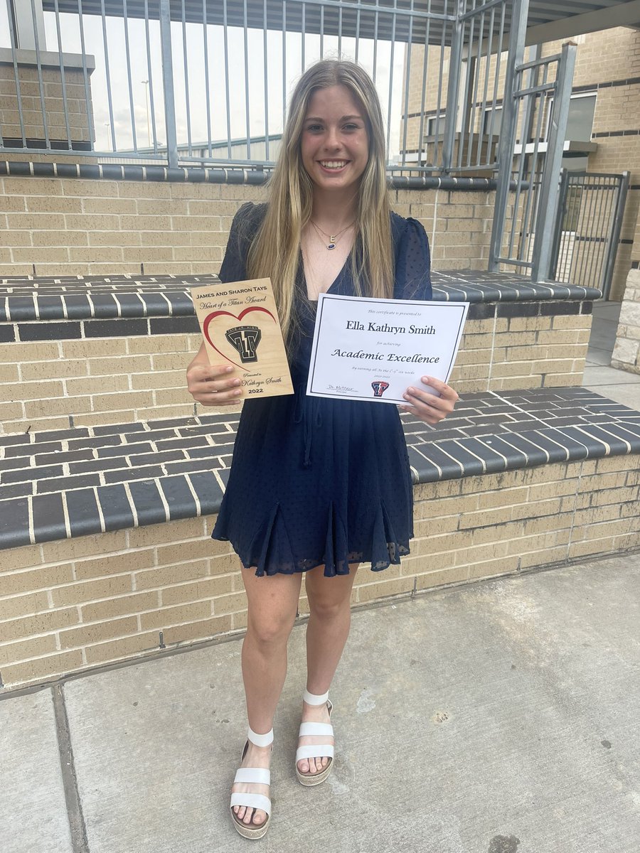 eksoftball2026's tweet photo. I was so surprised! I was awarded the Heart of Titan award by the school namesakes, Mr. and Mrs. Tays, and an academic excellence award for all A’s. @07_impact @ImpactGoldOrg @Los_Stuff https://t.co/m7TQXvnRQc