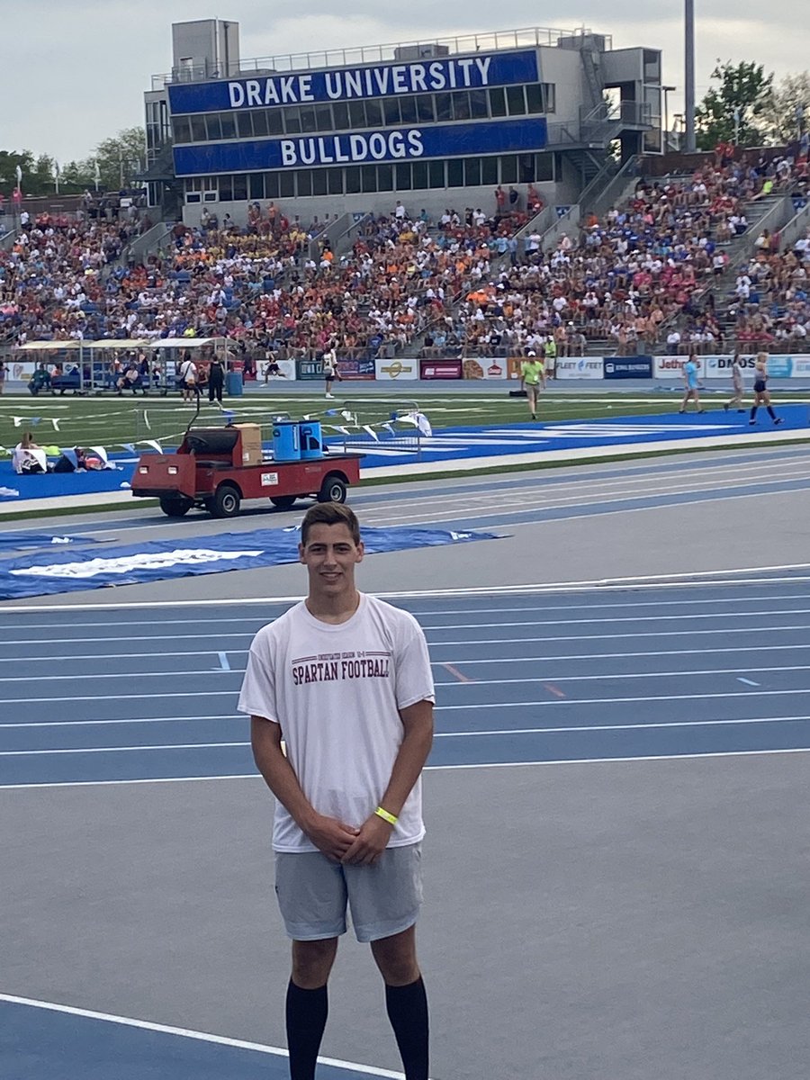 GrundyCenterPE's tweet photo. Dayne Zinkula equals his PR on the season and places 15th in the 400 Dash! https://t.co/BMgT9LW1E0