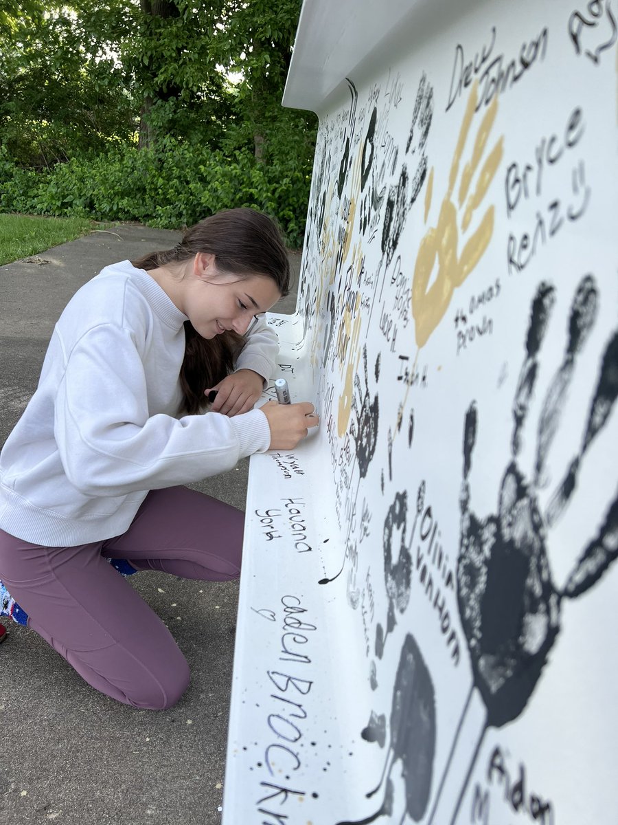 jordynklackner (@jordynkiel) on Twitter photo Not sure my freshmen will realize how cool this is before they see it in the new <a href="/HowellNorthFHSD/">Francis Howell North</a> in two years, but shout out to @SMWilsonCo for giving them a permanent mark as the first graduating class in the new space with this exposed beam. Not sure my freshmen will realize how cool this is before they see it in the new <a href="/HowellNorthFHSD/">Francis Howell North</a> in two years, but shout out to @SMWilsonCo for giving them a permanent mark as the first graduating class in the new space with this exposed beam.