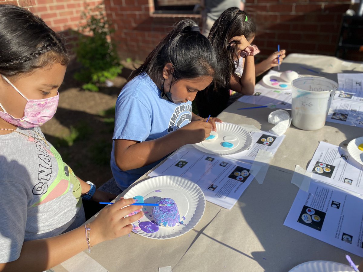 PrincipalTLES's tweet photo. Primary Literacy Night was a HUGE success thanks to our Reading Coaches &amp; 15 addit’l staff volunteers! We had 295 people in attendance..295!reading, creating, painting, playing &amp; enjoying time with friends &amp; families! We enjoyed spending the night w/you all @TimberLaneES! @FCPSR2 https://t.co/PQji5lSGDZ
