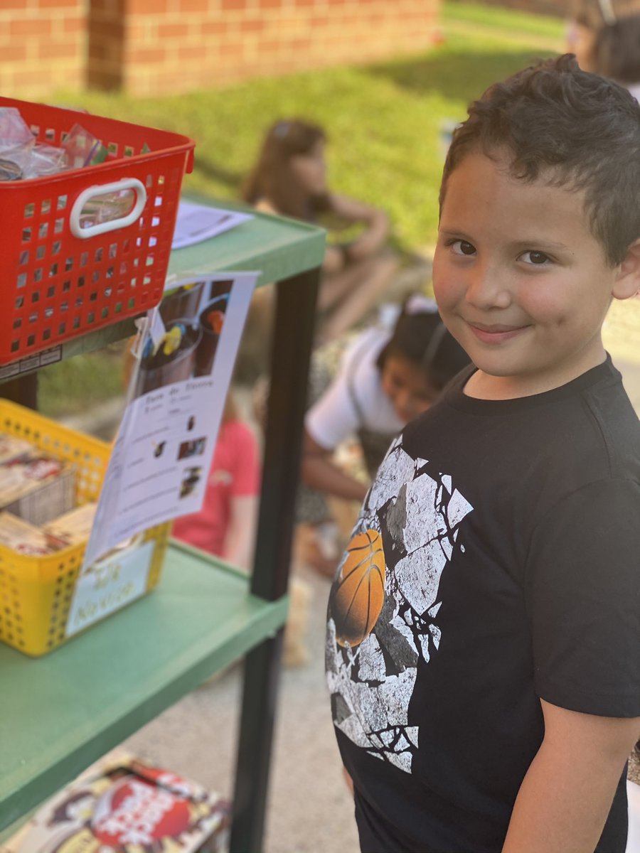 Primary Literacy Night was a HUGE success thanks to our Reading Coaches &amp; 15 addit’l staff volunteers! We had 295 people in attendance..295!reading, creating, painting, playing &amp; enjoying time with friends &amp; families! We enjoyed spending the night w/you all <a href="/TimberLaneES/">Timber Lane ES</a>! <a href="/FCPSR2/">FCPS Region 2</a>