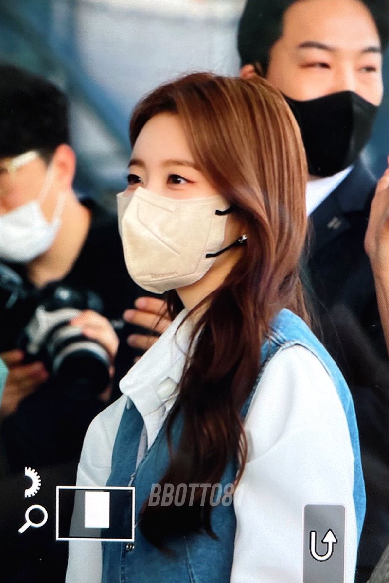 parksieunbrasil's tweet photo. [19.05.22] 📸 | Fotos da #SIEUN no aeroporto de Incheon! 

#시은 #스테이씨 #STAYC @STAYC_official https://t.co/LPHQuTWOYH