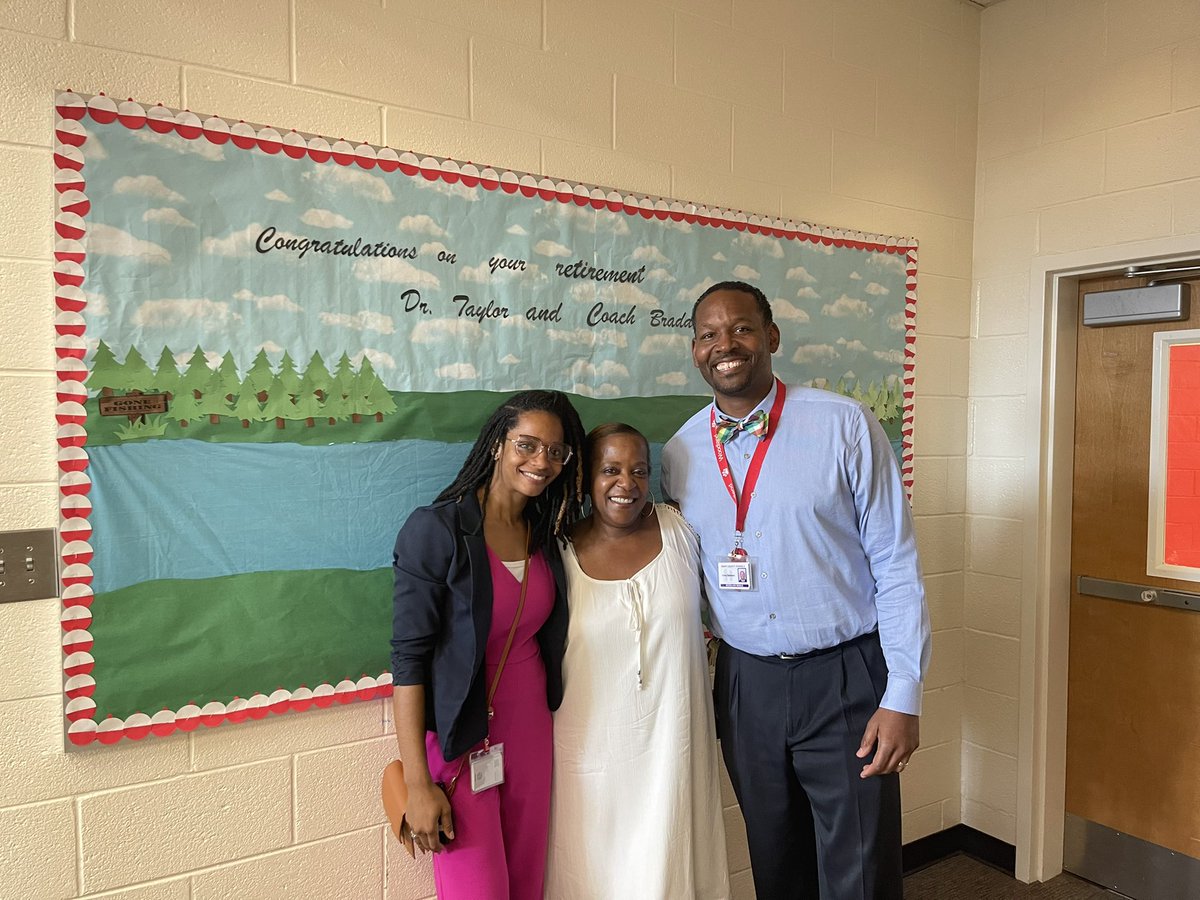 RobynWhiteHCS's tweet image. Today, we celebrated our two retirees! I know I haven’t been at @WMSHCS long, but I have truly enjoyed myself with these two!! So blessed to have worked with you both! Congratulations @zerbranittatay1  and Coach Braddy! 7 more days!! #exceptionalteaching #HeartforStudents