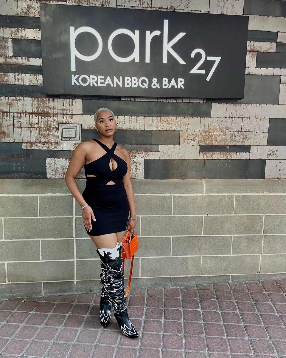 aspenleette's tweet photo. Giving grown sexy🖤 #21 https://t.co/njarVKNJev