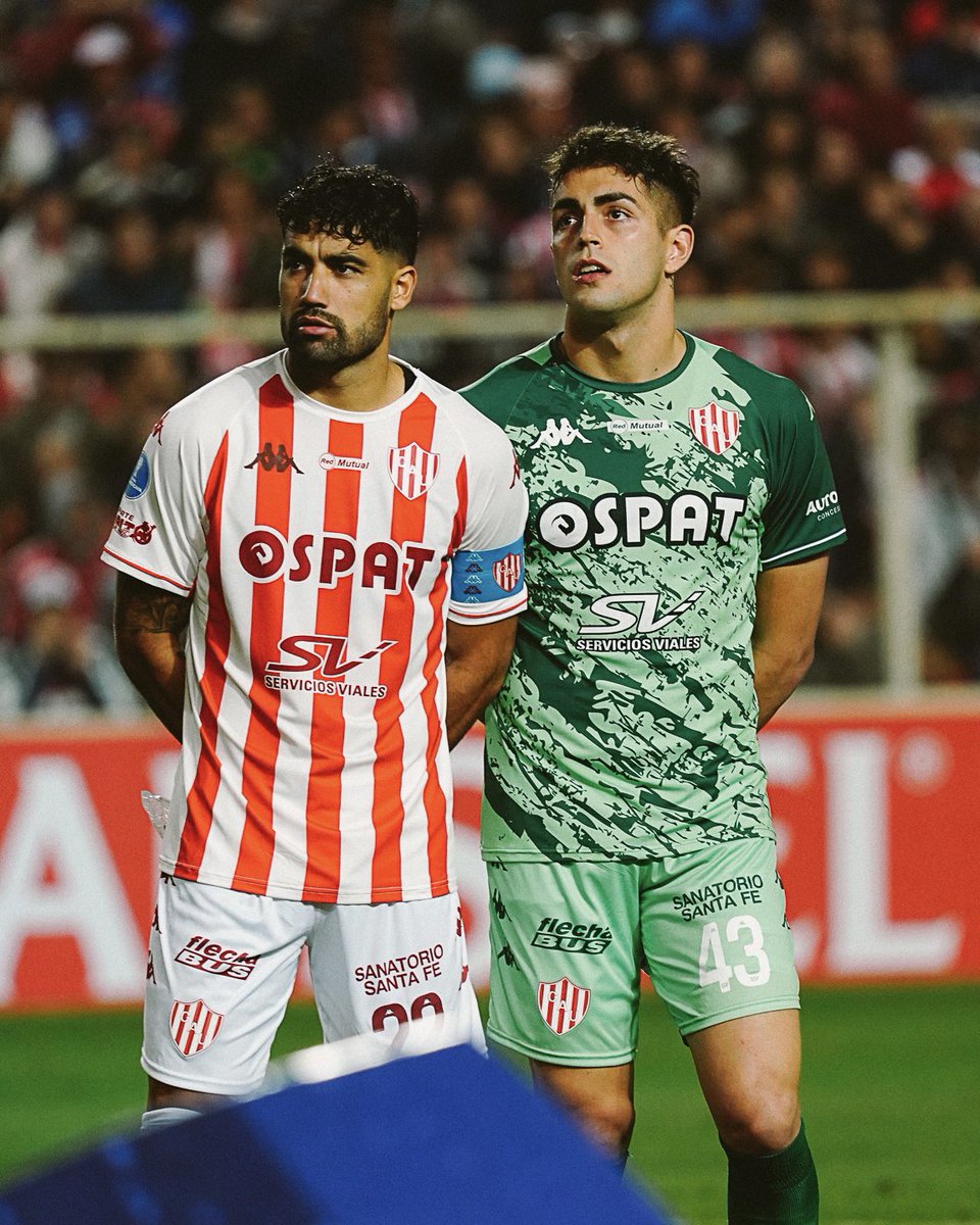 MeleSantiago25's tweet photo. Merecimos más. 

Estamos con vida y vamos a seguir luchando ⚪️🔴 https://t.co/aIwxCdFF8W
