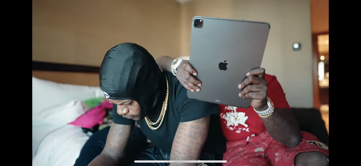 ztigedpd's tweet photo. @Loeshimmy @Kodakblack Don’t think for a second we didn’t notice the 🐐 #You8Yet? @Lj_era8 @KodakBlack1k https://t.co/kQAsvWemqb
