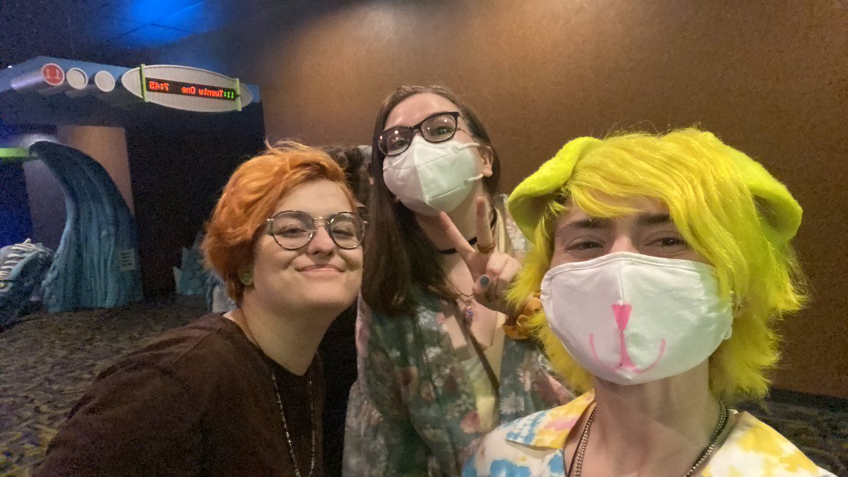 _asheyf's tweet photo. hey @tylerrjoseph @joshuadun @twentyonepilots you guys did really good. we're all proud of you. i hope you know that you've connected so many of us in so many ways. to you guys and the people I've met, thank you will never be enough 

#TwentyOnePilotsCinemaExperience #topmetgala https://t.co/8G295GVoD1
