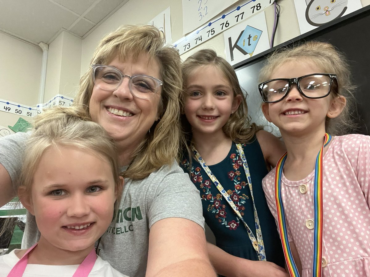 vlthomp67's tweet photo. Today was ‘My Future Story’ at the WC. Here are my minis!!! #teacherlife #teachersintraining #myfuturestory https://t.co/s5BHM9thCa