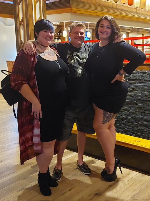 Always a pleasure to go on a date with one of our fans ❤️ @EnoonaBusty https://t.co/N6EO9rxXgv