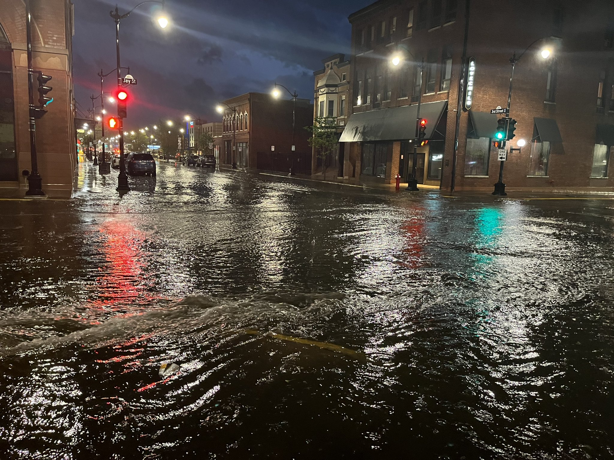 La Crosse Police on Twitter "LCPD is asking for the public to avoid