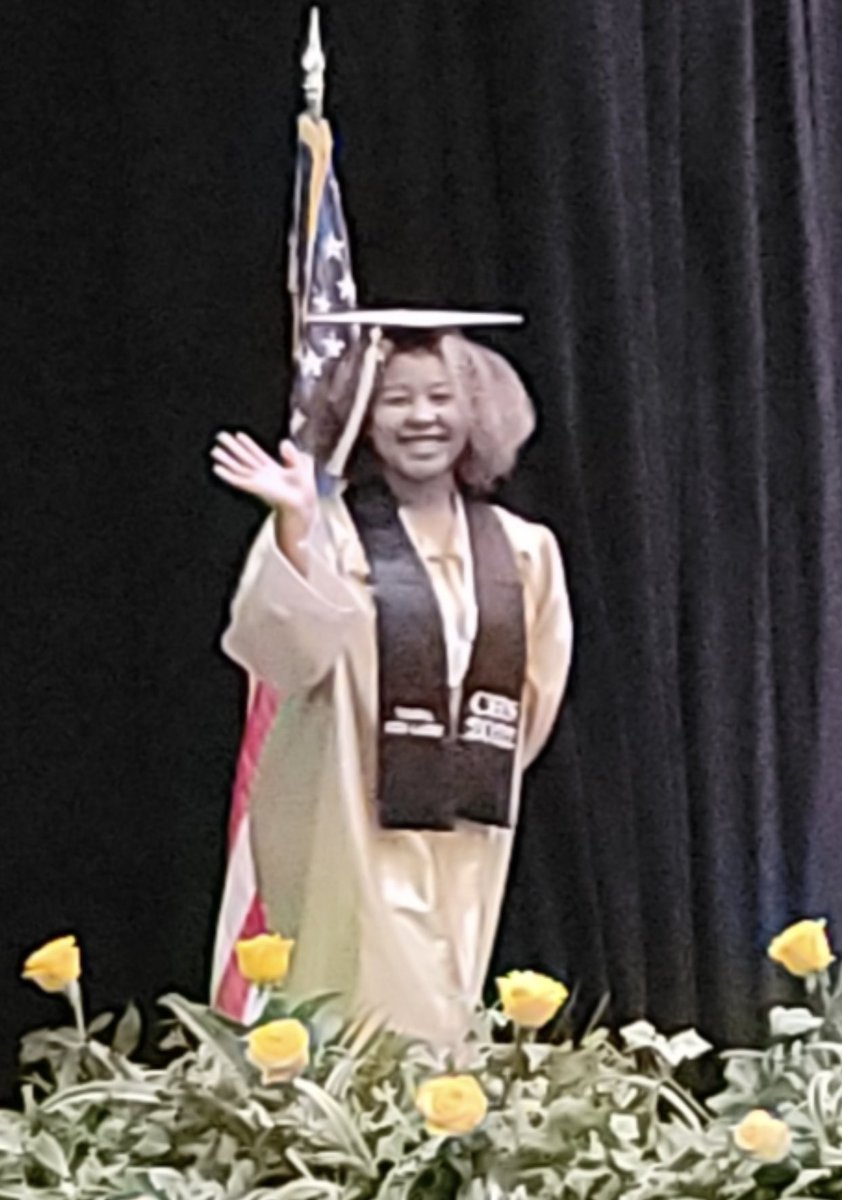 ConroeTigerVB's tweet image. Beyond proud of this girl. Our senior Trinity Lane just graduated!! Southern University is getting a good one!! #Classof2022 @TrinityLane2022