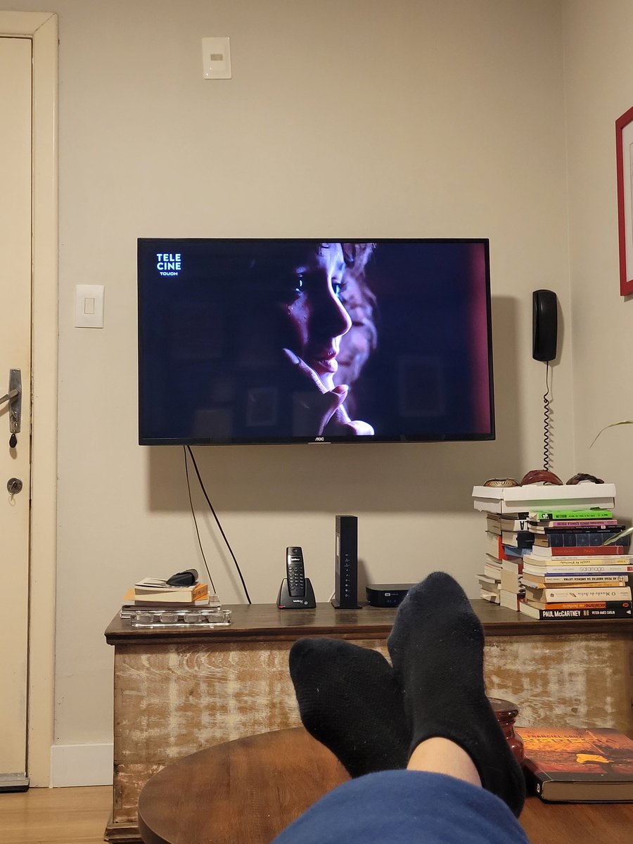MariaLuizaQuar3's tweet photo. Sim, é Flashdance. Pode não parecer. Mas é. 😏

#filmequeamamos #telecinetouch https://t.co/tYXQ3GcLHk