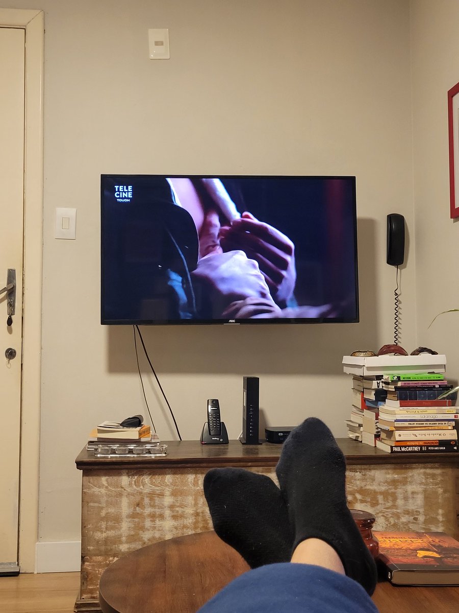 MariaLuizaQuar3's tweet photo. Sim, é Flashdance. Pode não parecer. Mas é. 😏

#filmequeamamos #telecinetouch https://t.co/tYXQ3GcLHk
