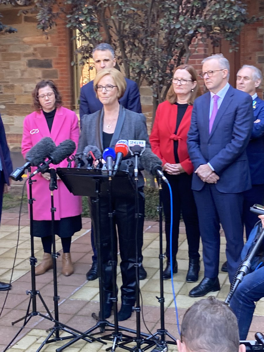 Rob Scott tweet media