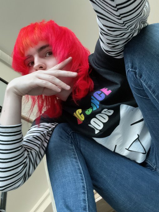 hot cheeto hair!!! https://t.co/fMFMOrdHzk