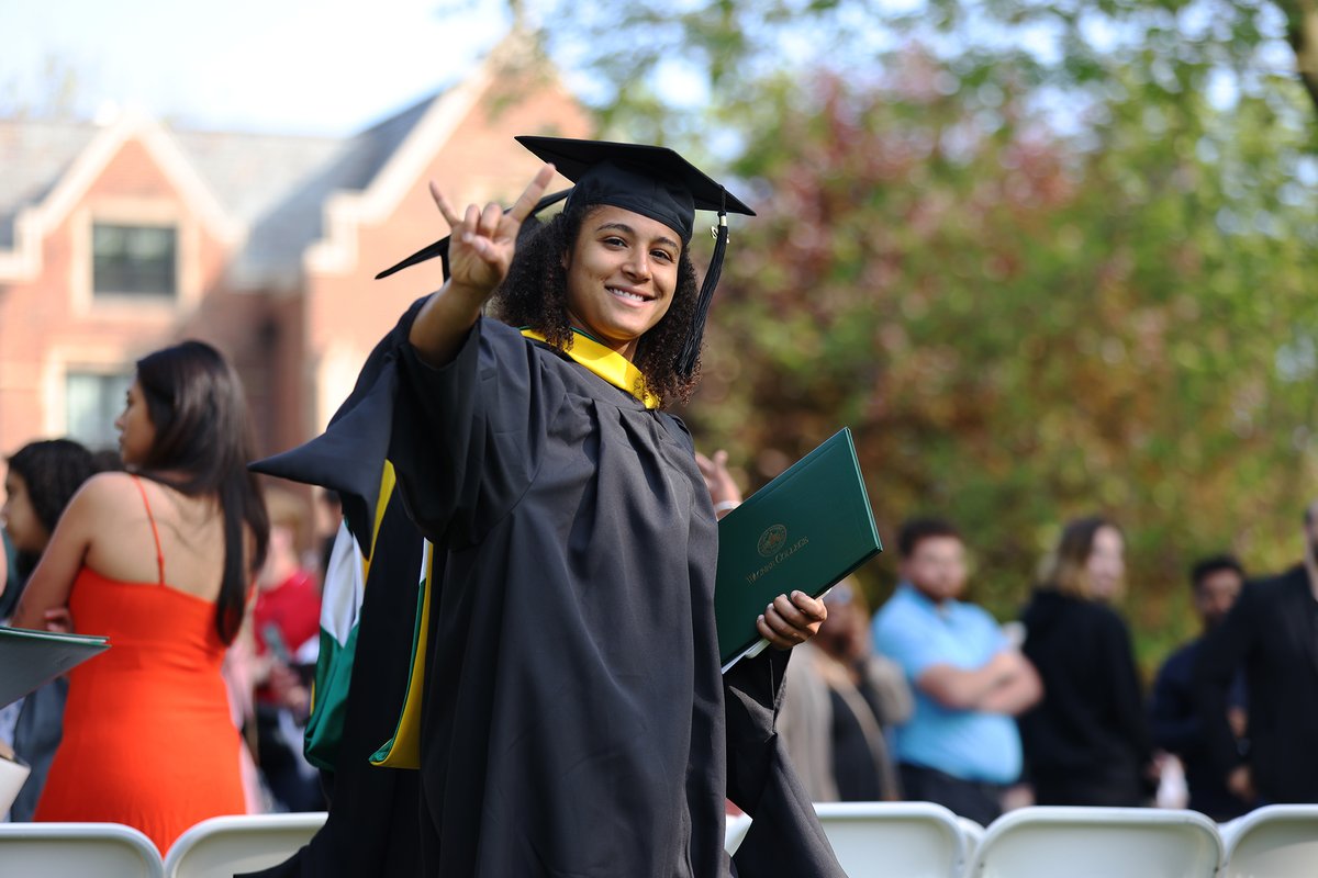 WagnerCollege's tweet photo. Our first commencement ceremony of 2022, celebrating those receiving graduate certificates, master’s degrees and doctorates. #WagnerGrad https://t.co/IhlZR0AAkr