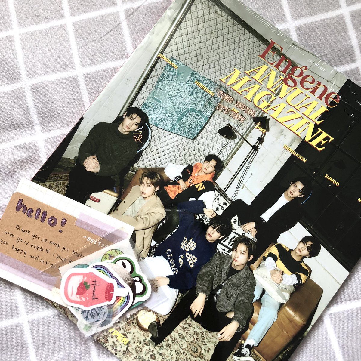 xichengsdiary's tweet photo. hii my love @moominbbyy ^3^ the magazine arrived safely and thank u for secured packaging (as always) 🫶🏻 see u soon, i love you so so much !! 💗💗 #frommisa https://t.co/jpqPSM37Tr