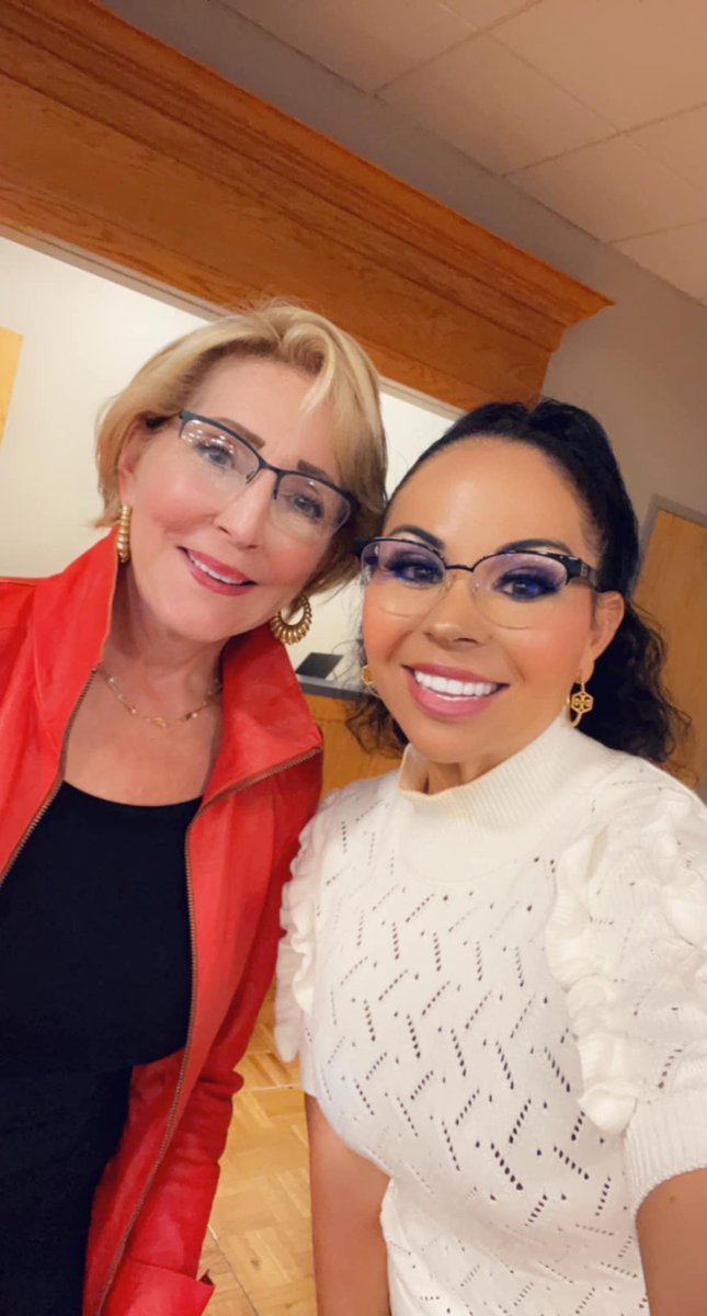 jacqelle_author's tweet image. I am continually grateful to the Nebraska State Education Association for the continuing education opportunities that they have provided for their members and I. 

Today I had the privilege of attending Dr. Ruby Payne&apos;s training on Emotional Poverty and certification workshop.