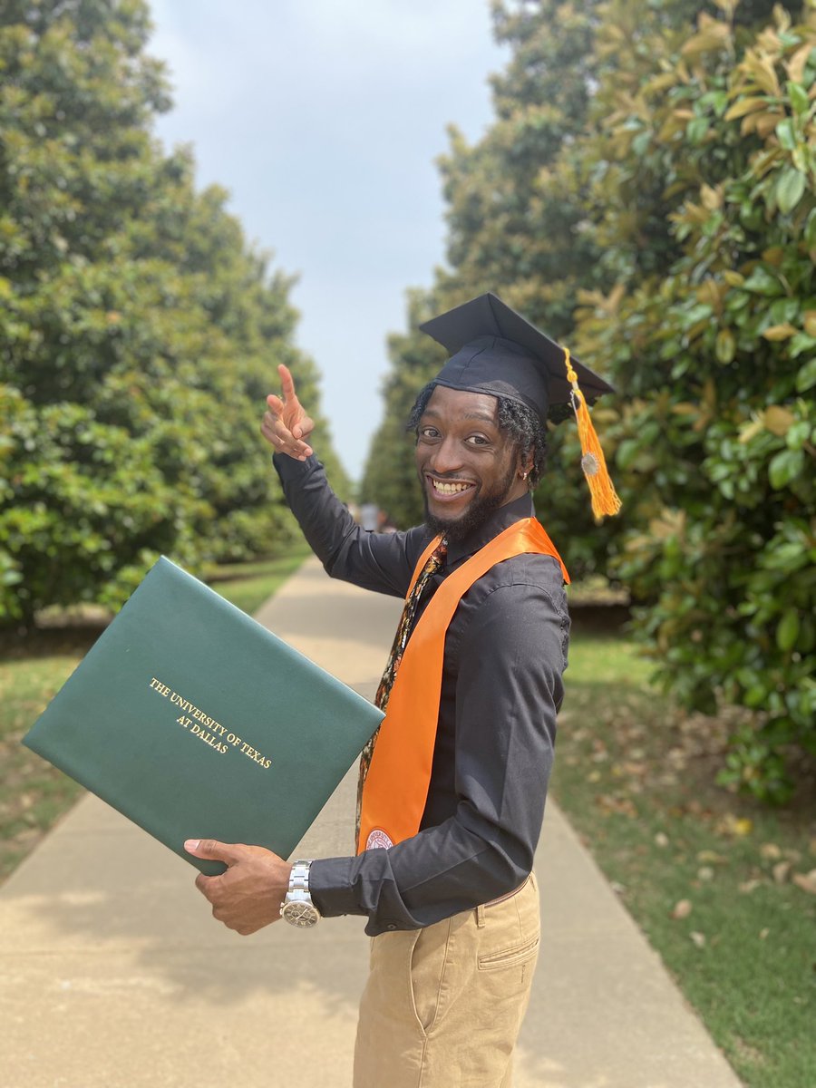 EMikey_bruhh's tweet photo. Prayed for times like this. 
I did this for you sis. With hustle and ambition I can’t miss. 
#LLK 🕊#BSFINANCE 🎓 https://t.co/PmEhQaswYP