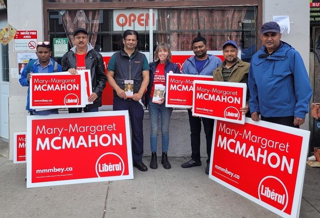 SheikhMAnwarHo1's tweet photo. CHOLONA GURAY ASHEE 
Always we love to walk at Bangla Town in Danforth. Today we walked with Mary-Margaret McMahon along with lawn-signs.  It was a lot of fun as always!
VOTE FOR LIBERAL 
#BeachesEastYork
#TeamTripleM
#onpoli https://t.co/5eqSMmLbPB