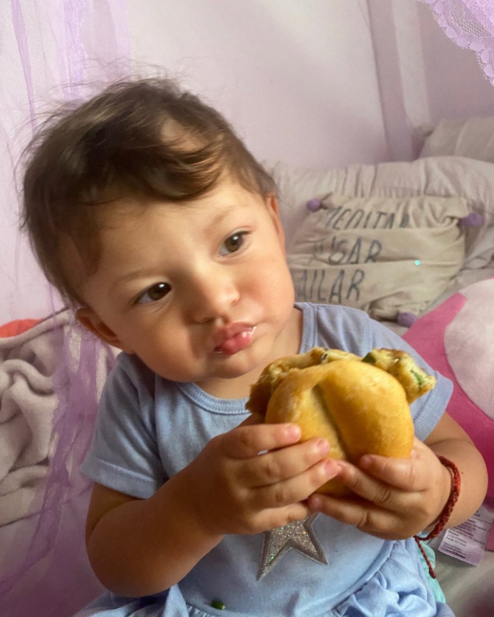 え･･･
1歳なりたてでこんなん食うか？
まぁ親次第なところあるけどもさ。
1人目ってもっと大事に大事にする人が多いよな･･･
 #ジュリアナブラウン
 #虐待